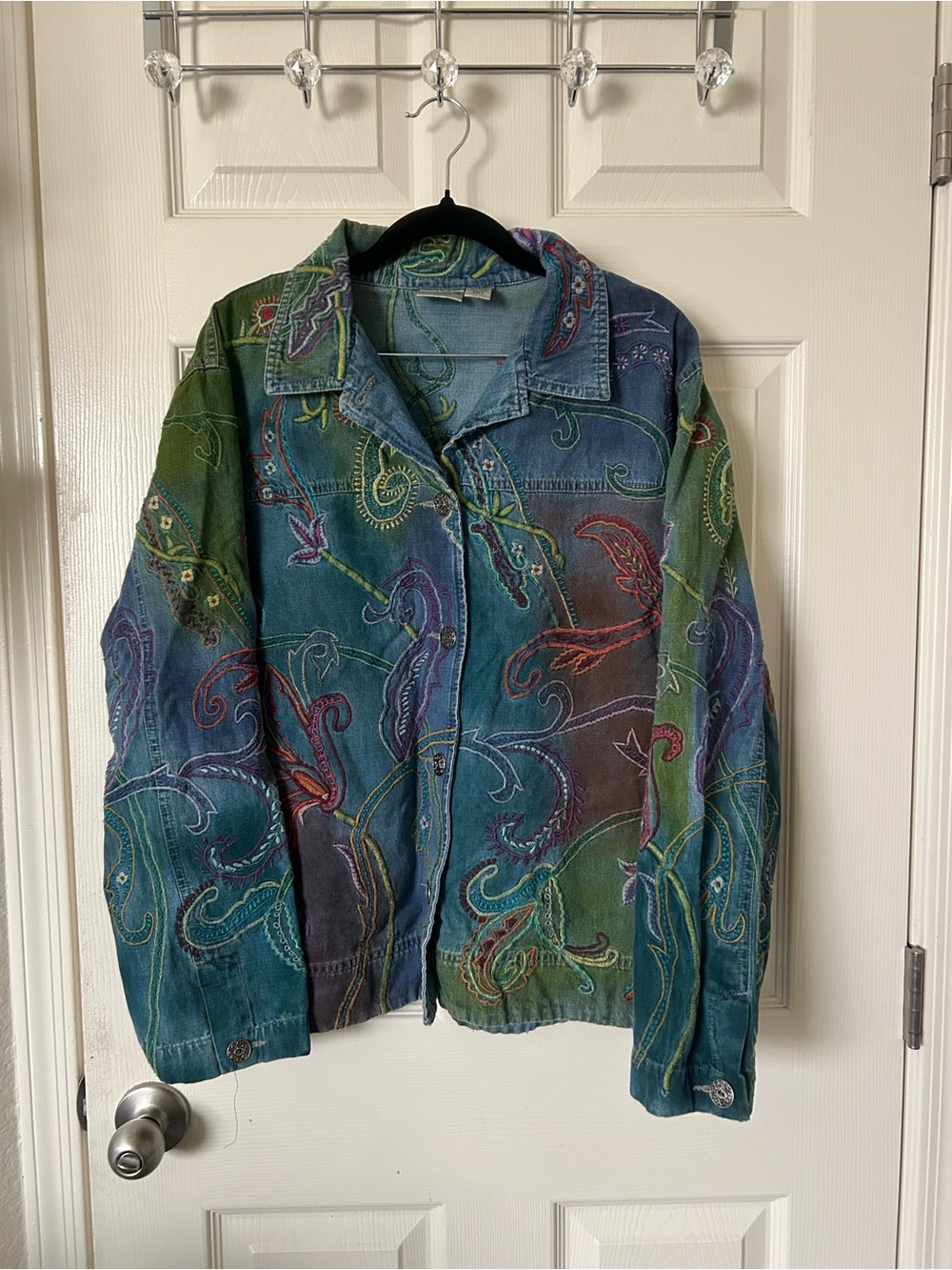 Chicos tie dye floral paisley embroidered jean button up 100% cotton multicolor